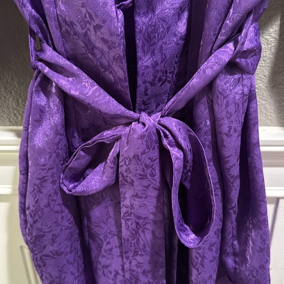 Vintage TJW by Mervyns purple robe - Picture 3 of 6